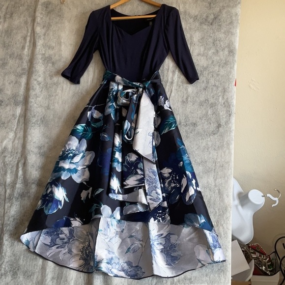 R&M Richards Dresses & Skirts - R&M RICHARDS WOMANS HIGH AND LOW SKIRT NAVY BLUE FLORAL SZ 6